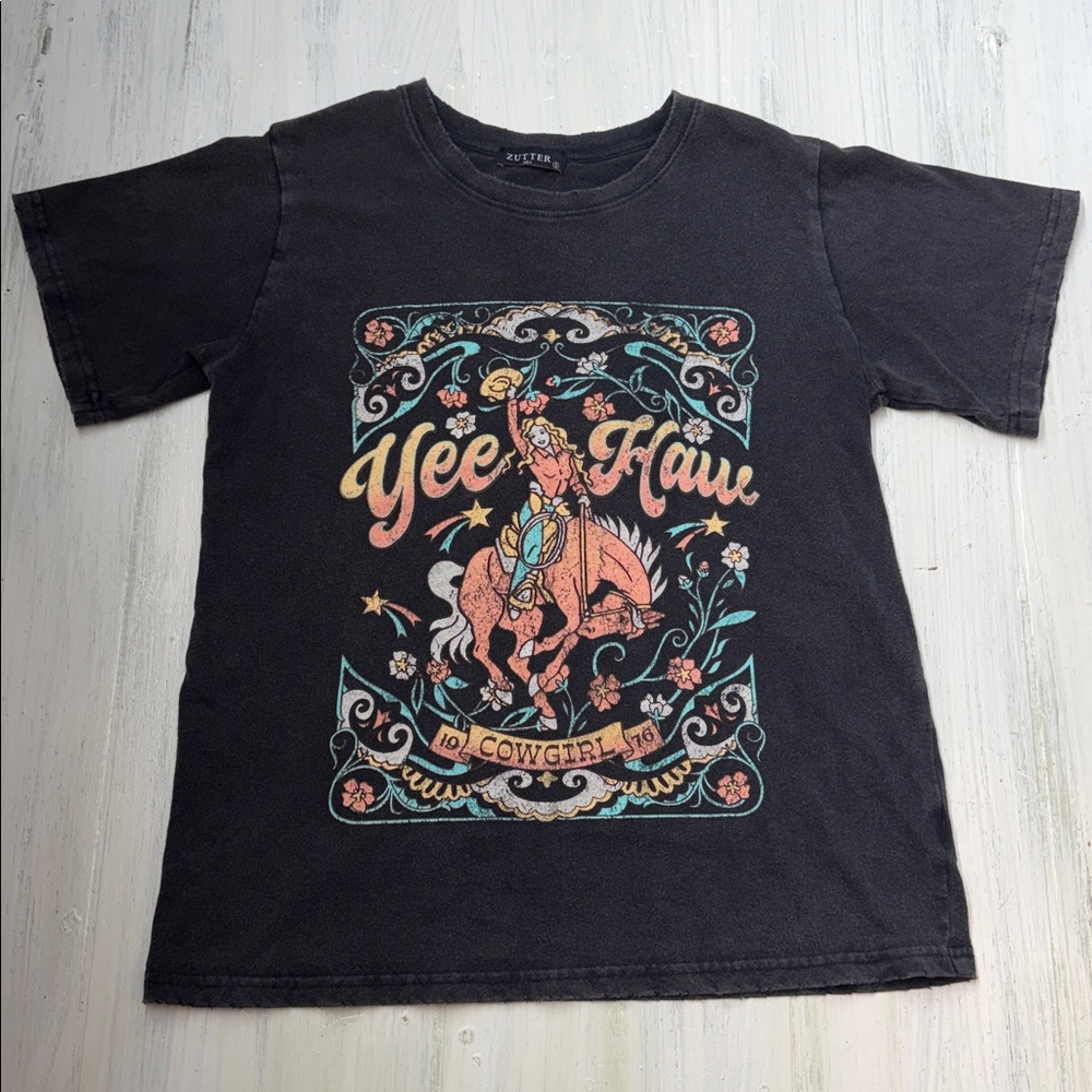 Zutter 100% Cotton “Yeehaw Cowgirl 1976” Vintage Black Wash Graphic Tee Sz S